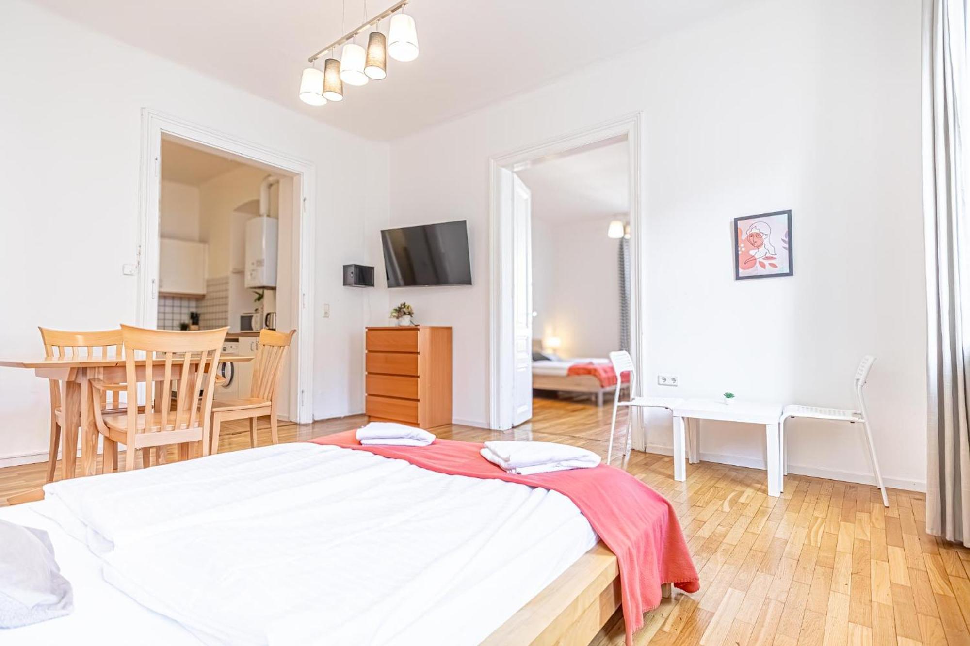 Simple Apartment Near Wiener Stadthalle ภายนอก รูปภาพ