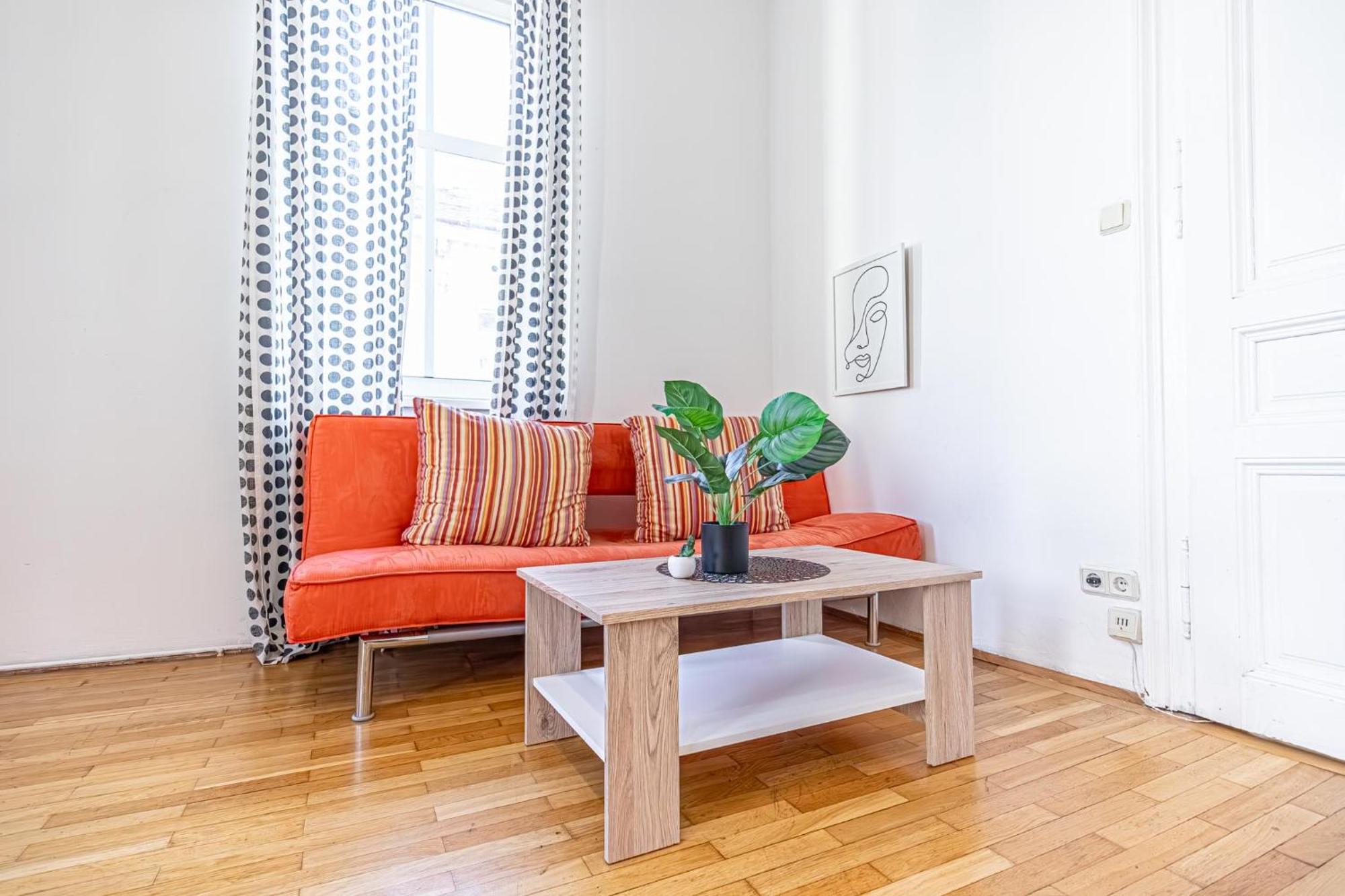 Simple Apartment Near Wiener Stadthalle ภายนอก รูปภาพ