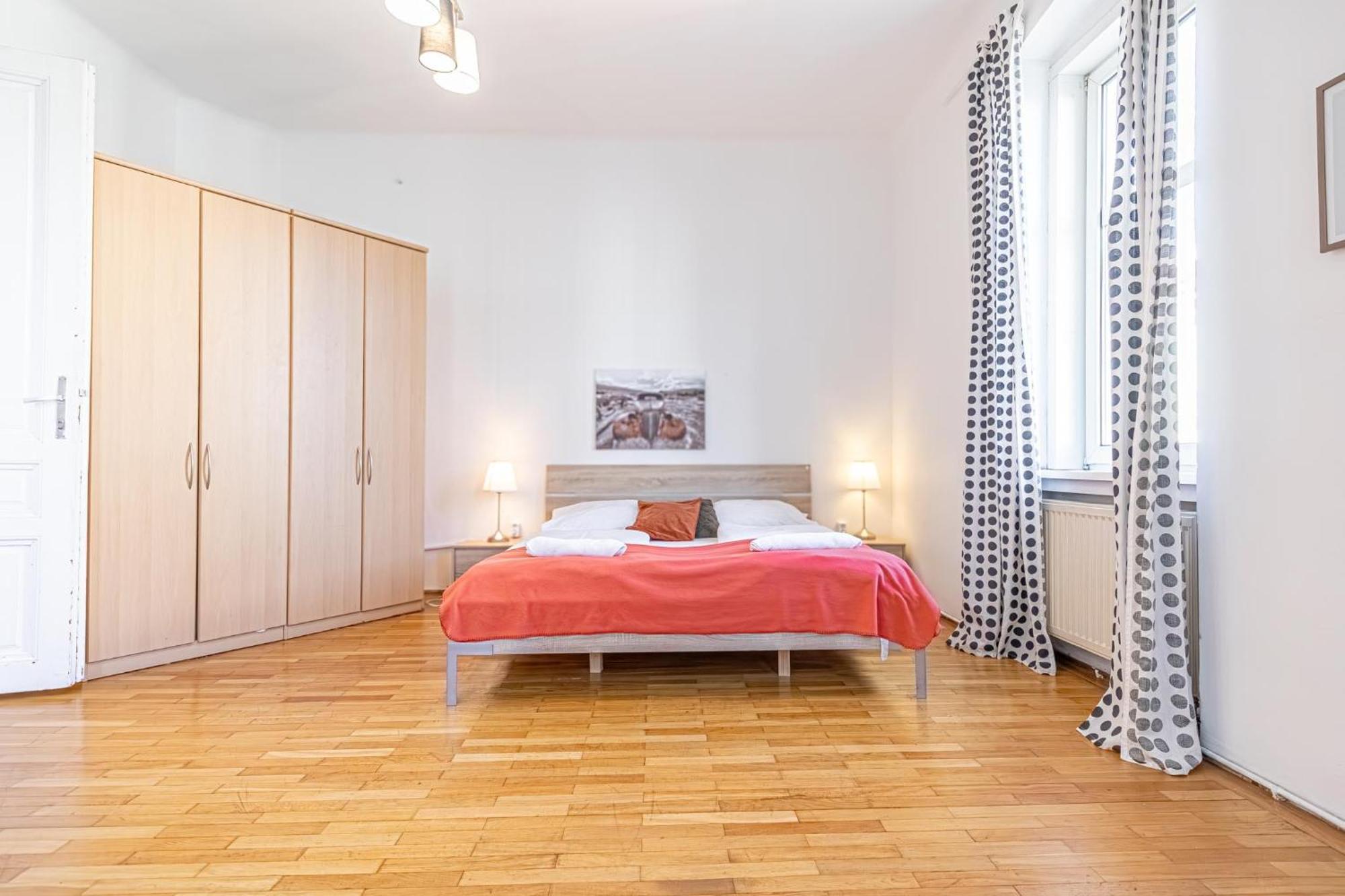 Simple Apartment Near Wiener Stadthalle ภายนอก รูปภาพ