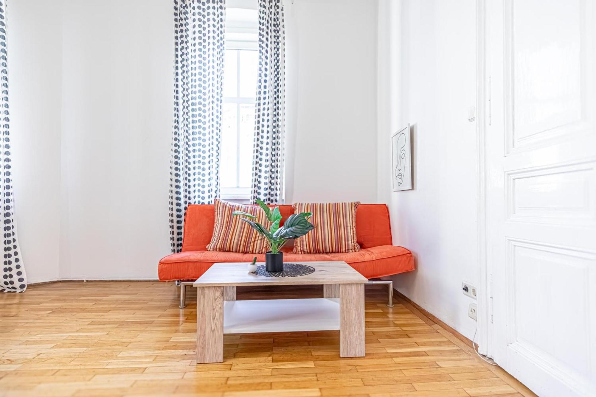 Simple Apartment Near Wiener Stadthalle ภายนอก รูปภาพ