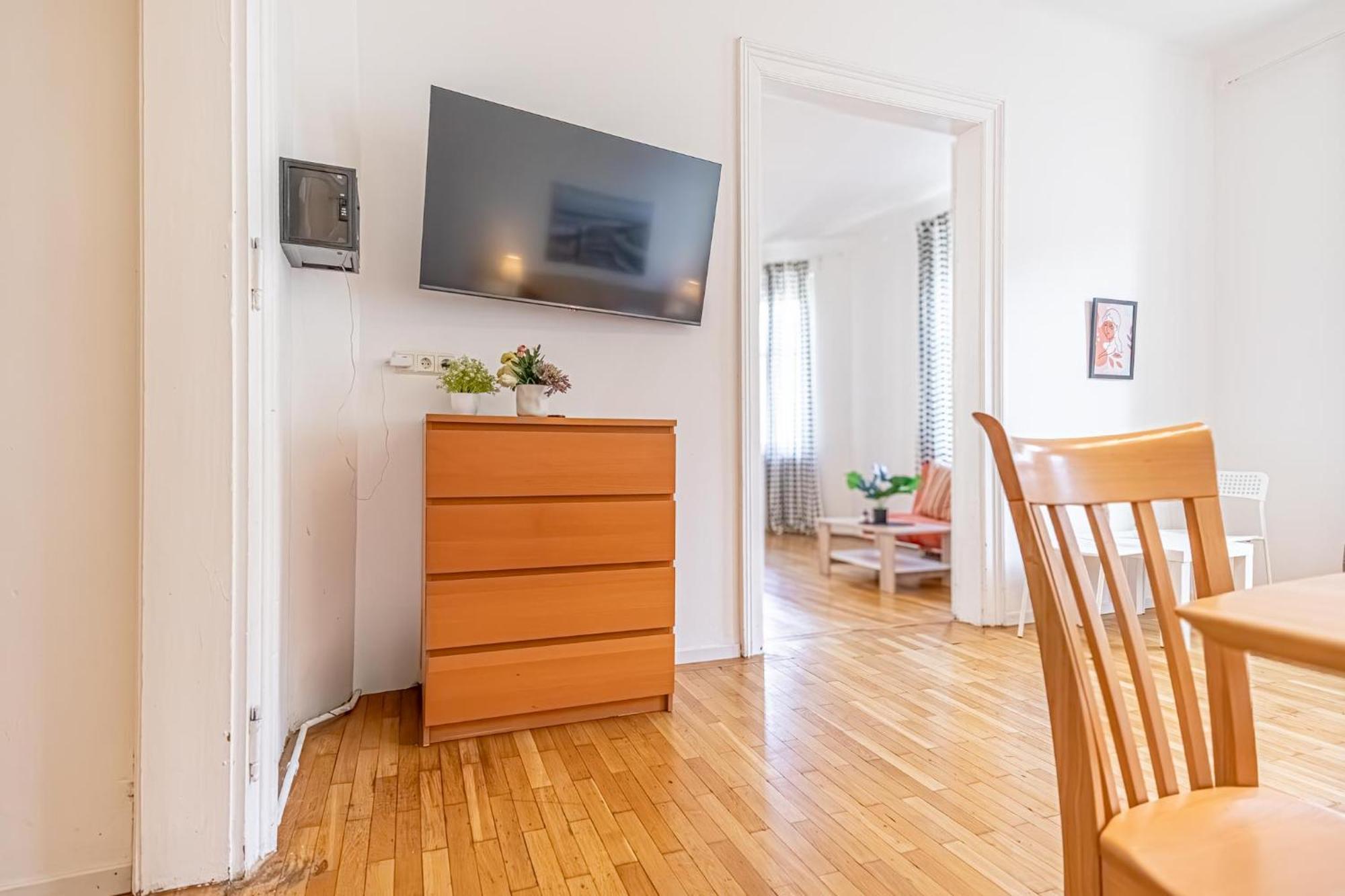Simple Apartment Near Wiener Stadthalle ภายนอก รูปภาพ