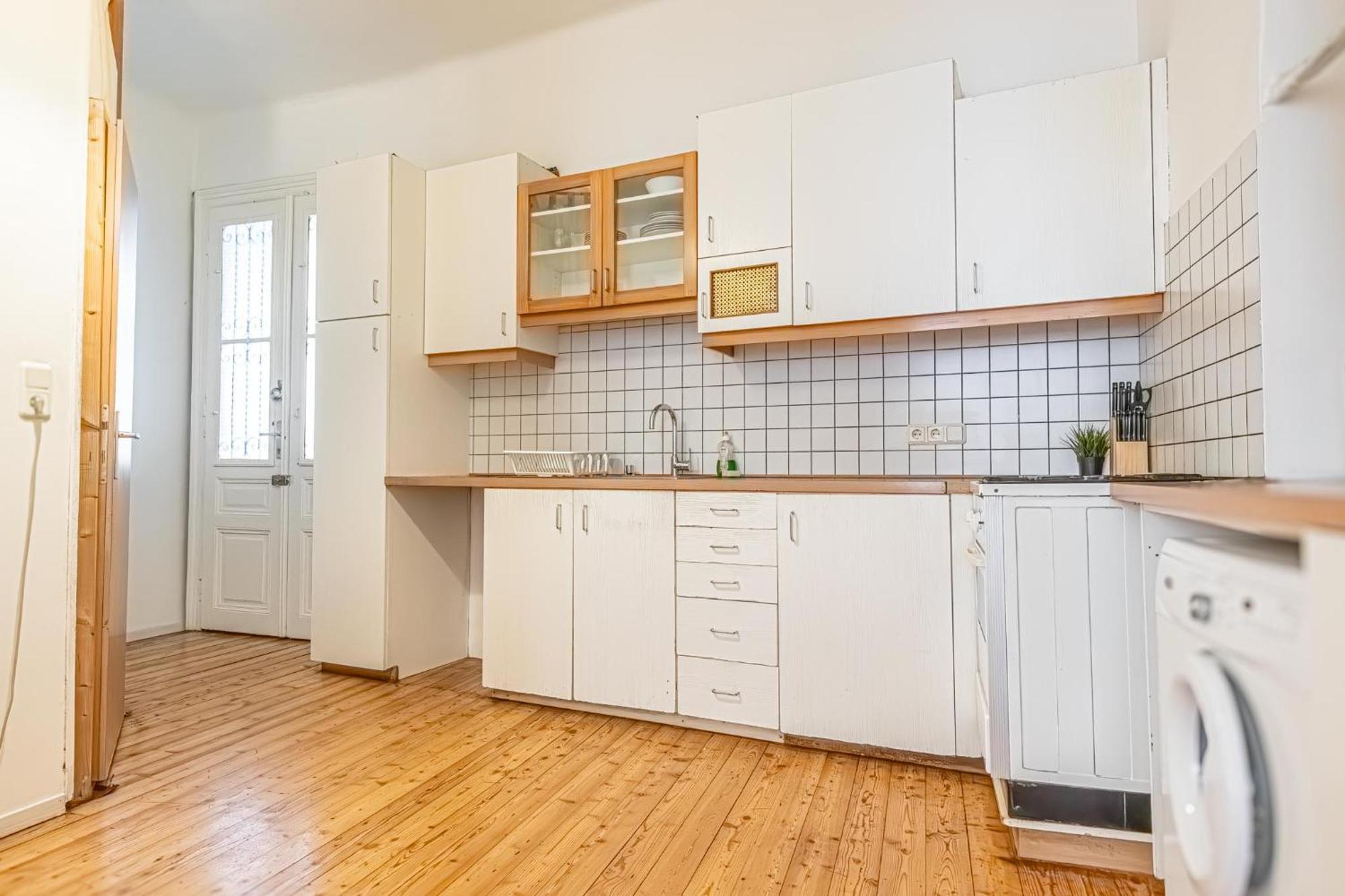 Simple Apartment Near Wiener Stadthalle ภายนอก รูปภาพ