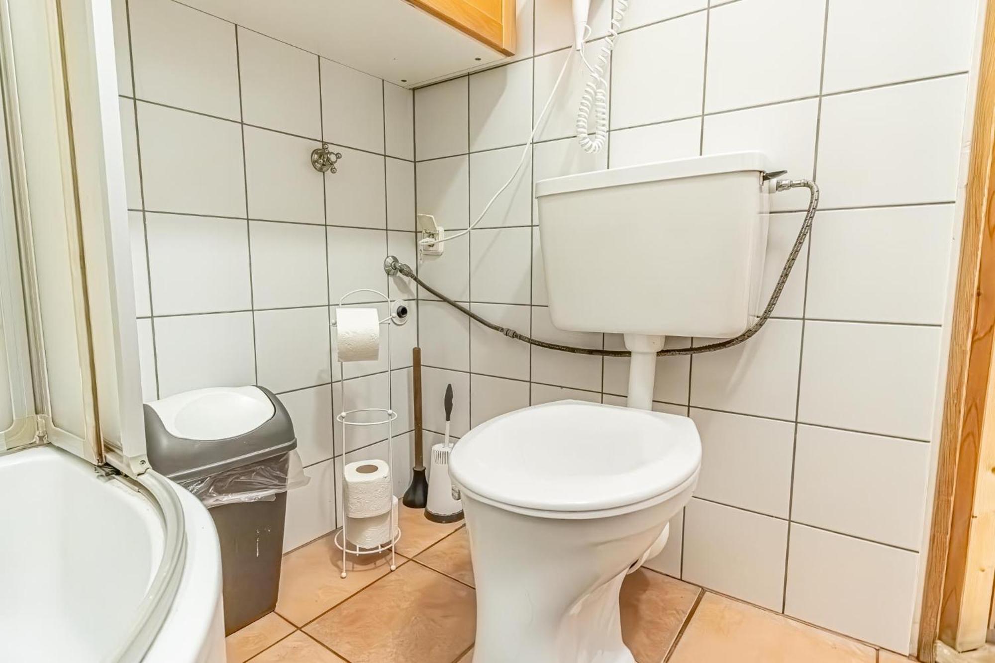 Simple Apartment Near Wiener Stadthalle ภายนอก รูปภาพ