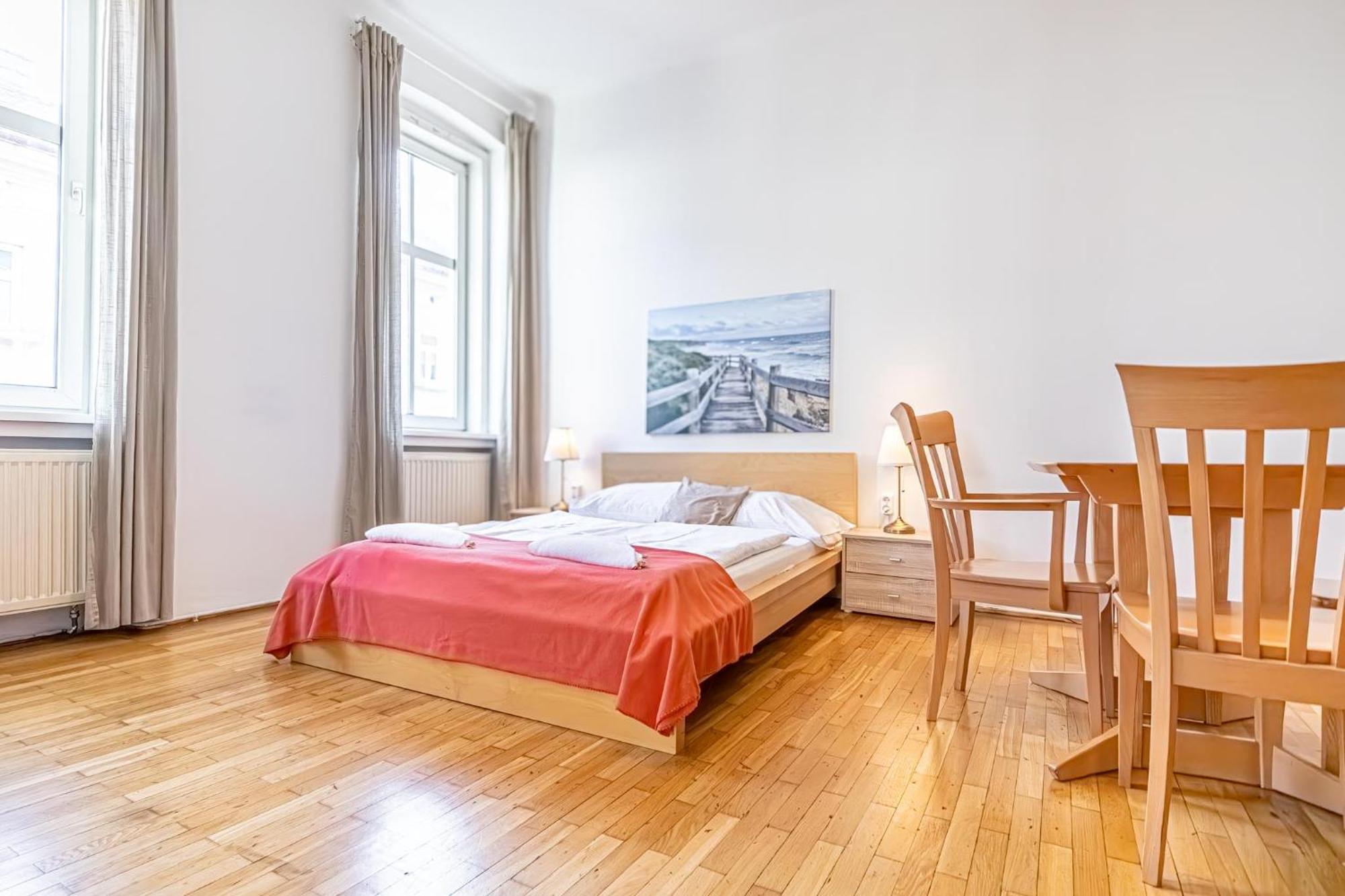 Simple Apartment Near Wiener Stadthalle ภายนอก รูปภาพ