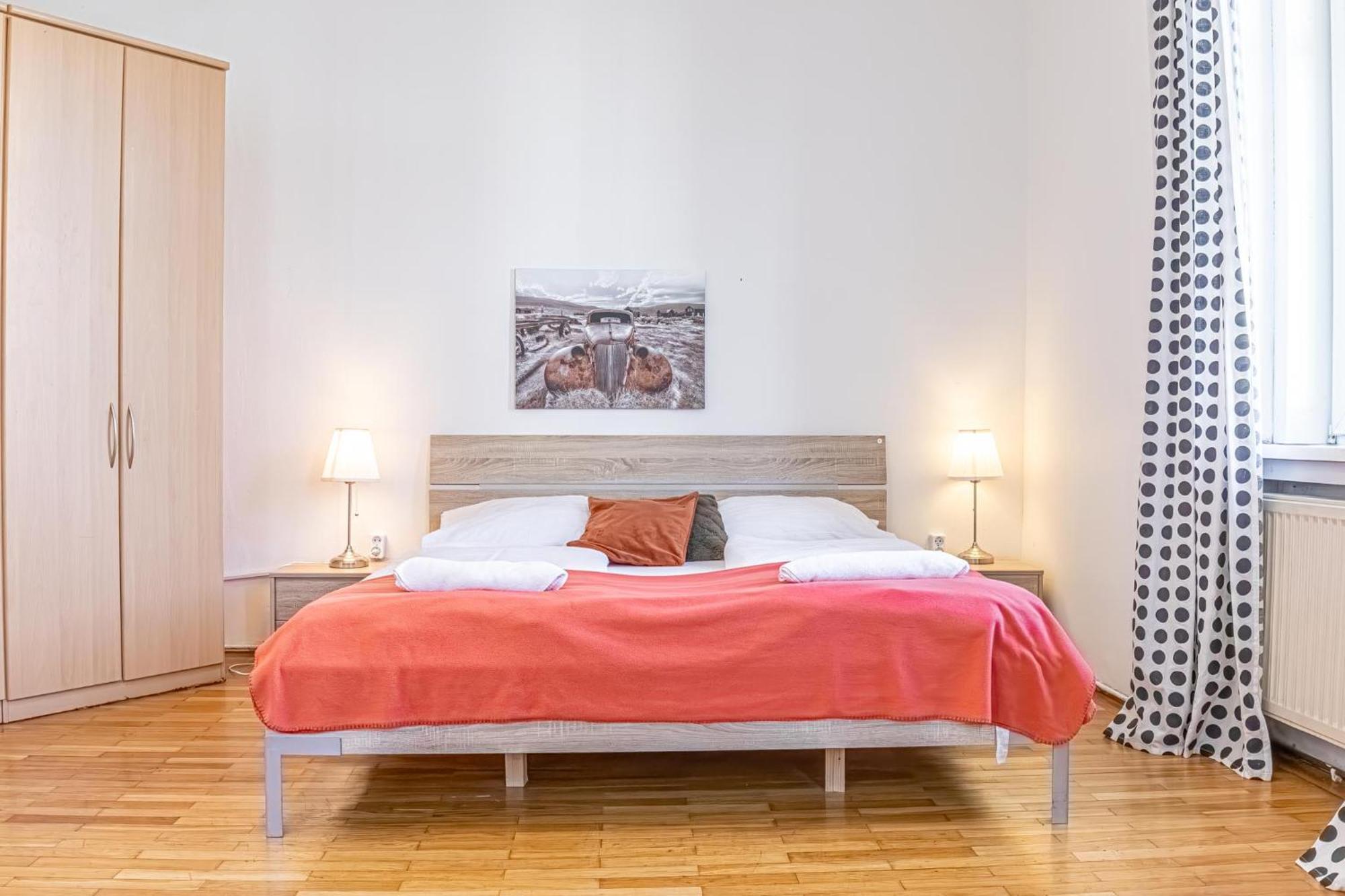 Simple Apartment Near Wiener Stadthalle ภายนอก รูปภาพ