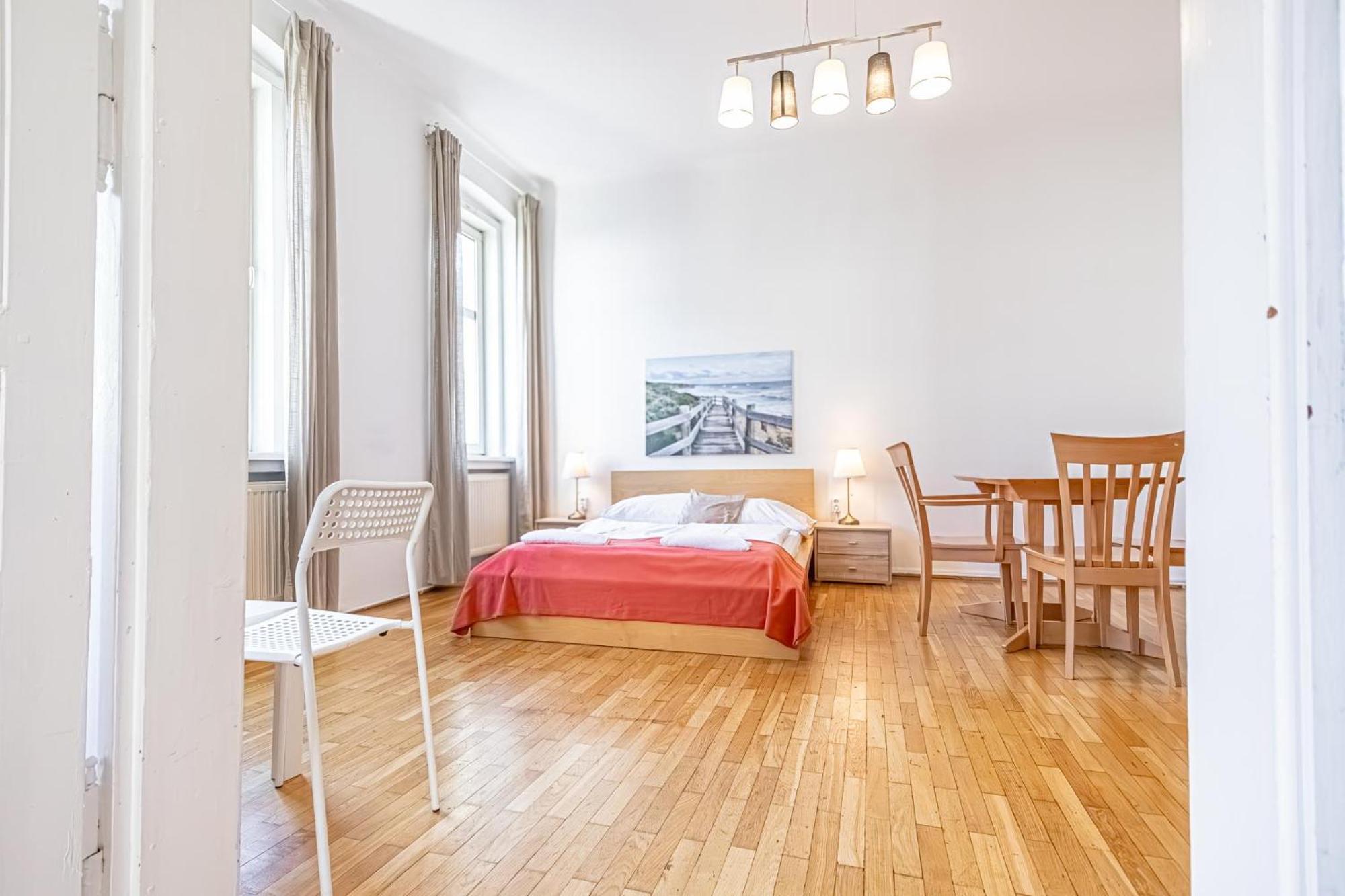 Simple Apartment Near Wiener Stadthalle ภายนอก รูปภาพ