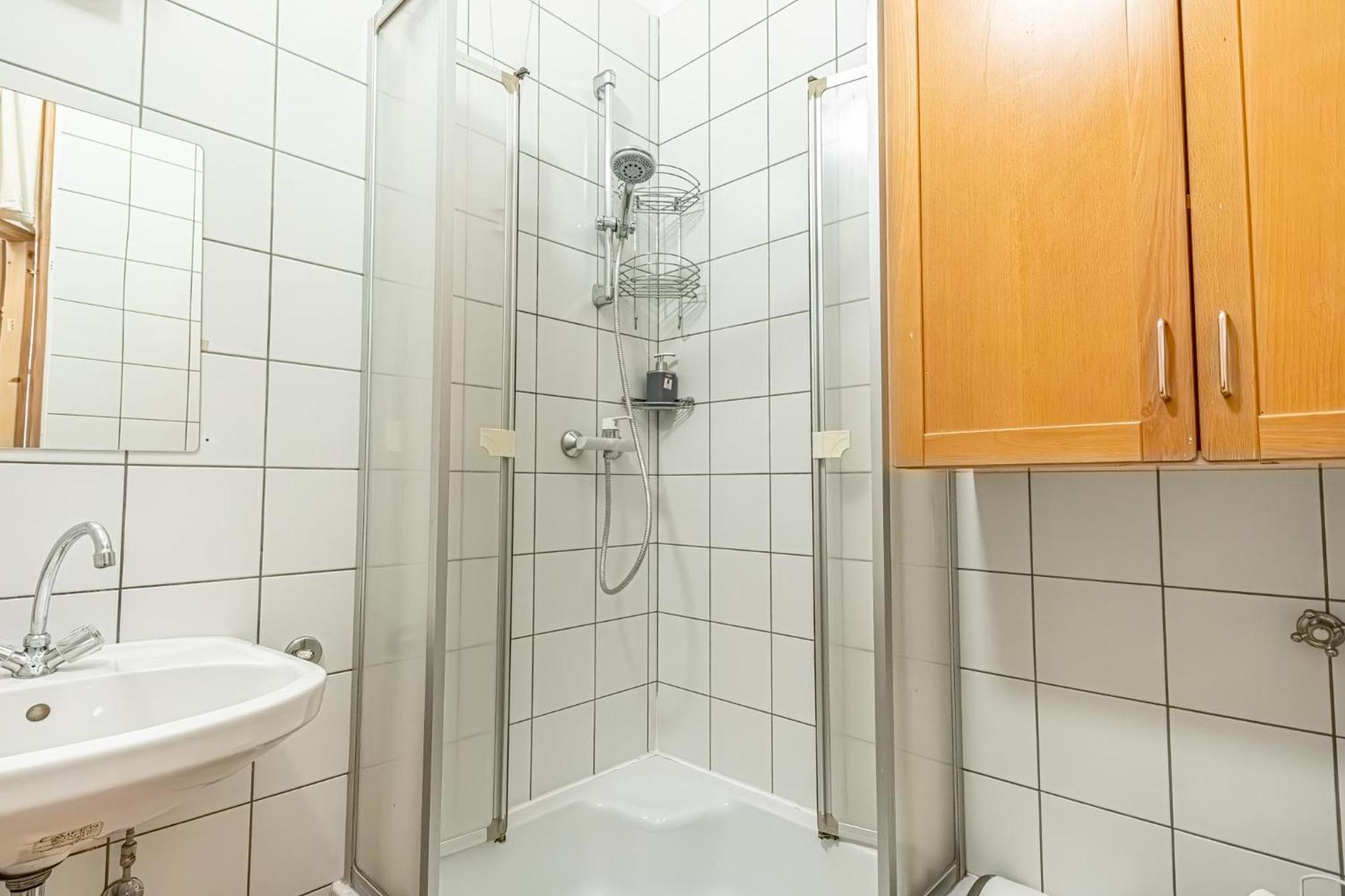 Simple Apartment Near Wiener Stadthalle ภายนอก รูปภาพ