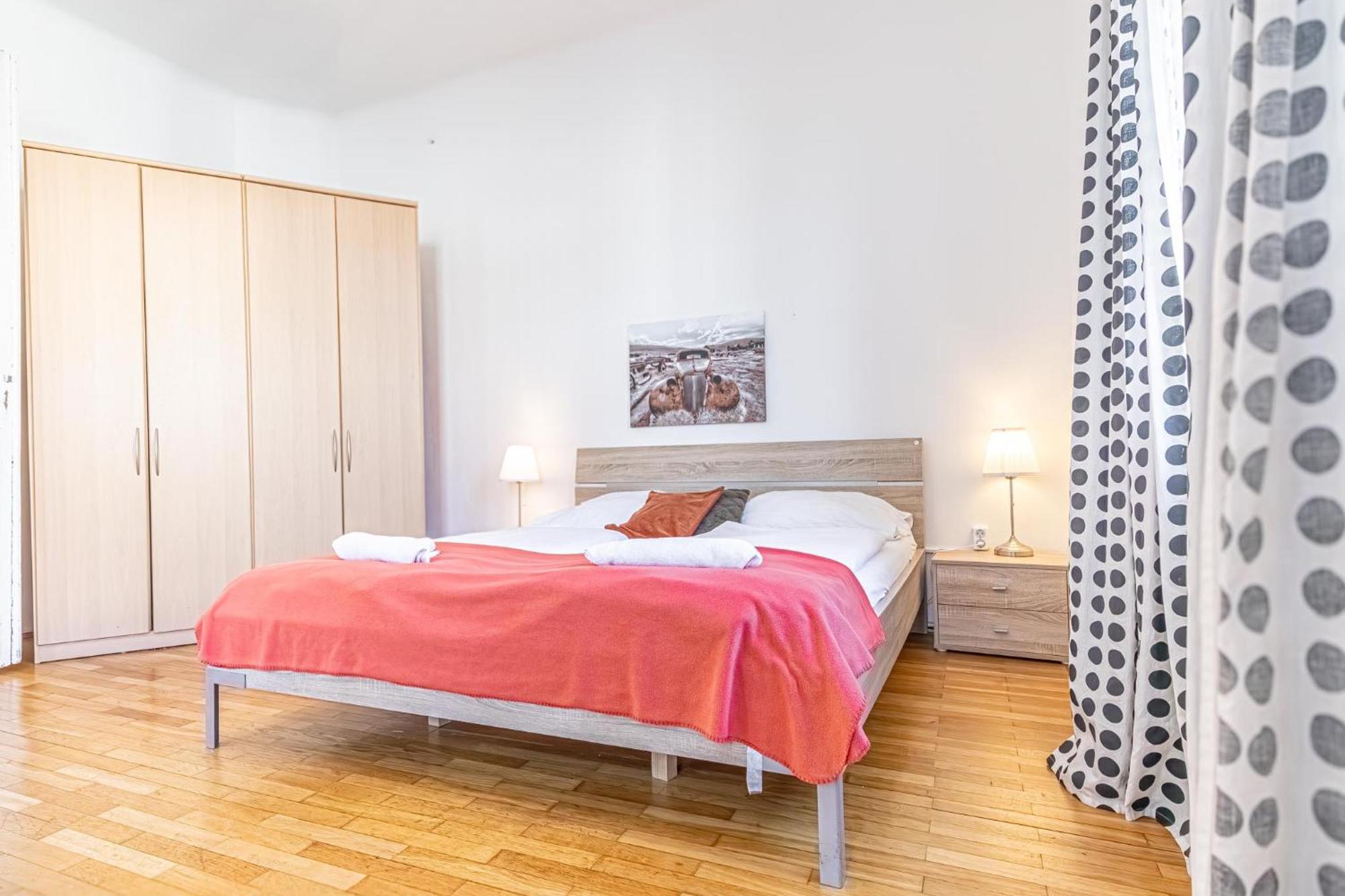 Simple Apartment Near Wiener Stadthalle ภายนอก รูปภาพ