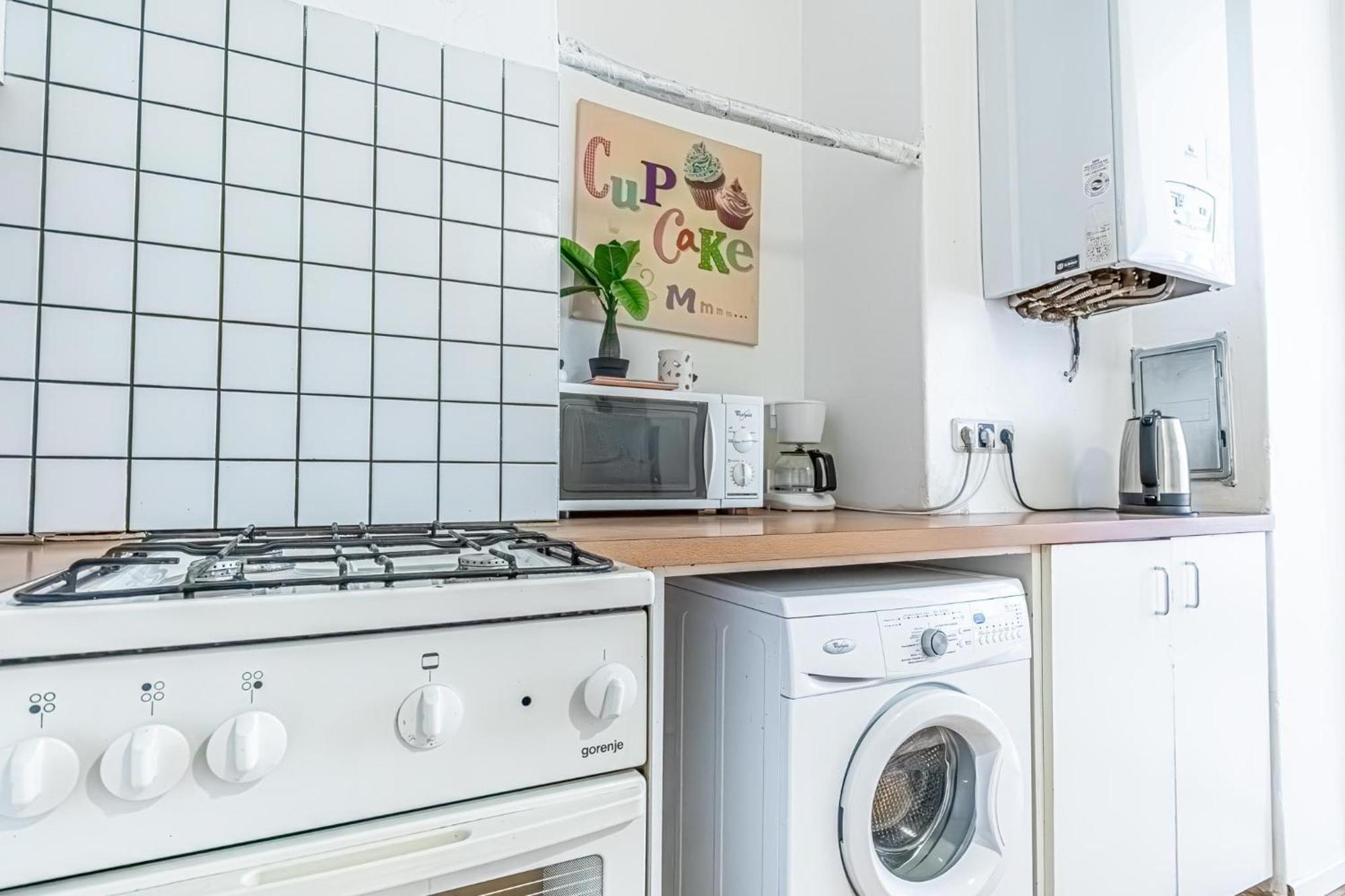 Simple Apartment Near Wiener Stadthalle ภายนอก รูปภาพ